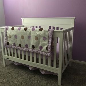 Crib bedding